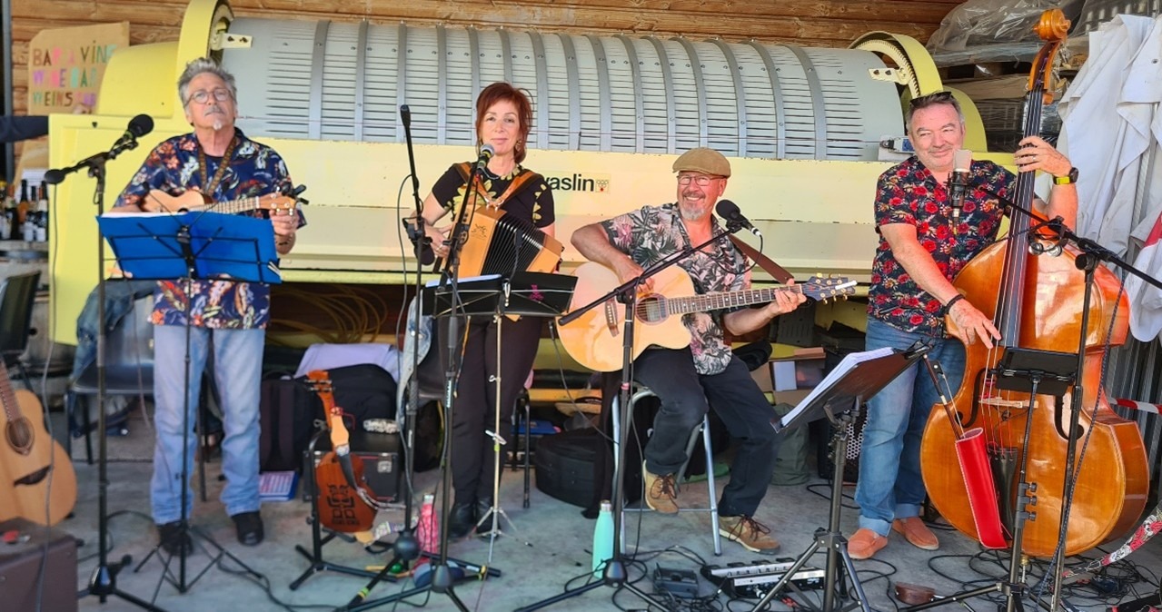 Le groupe musical ZIC à 4