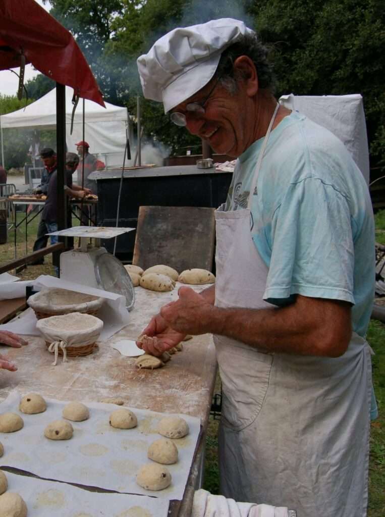 Gérard Guillo Kerivaux, boulanger pâtissier maître artisan qui conduit le stage Autour du four des Rencontres Voix & Musiques 2026