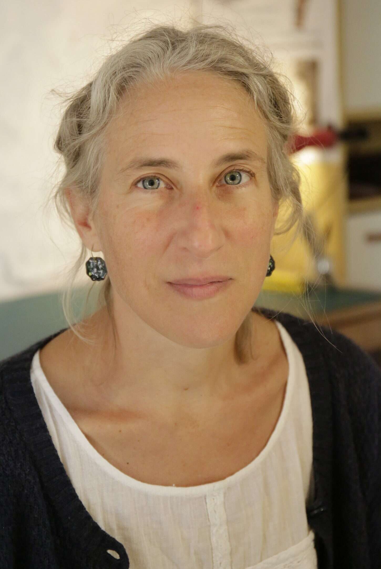 Elsa Cicchetti maître du stage Gravure et impression botanique des Rencontres Voix & Musiques 2026